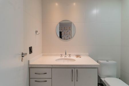 Apartamento para alugar com 242m², 5 quartos e 3 vagas Apartamento para alugar com 242m², 5 quartos e 3 vagasBanheiro da Suíte 1