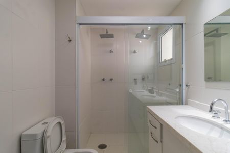 Apartamento para alugar com 242m², 5 quartos e 3 vagas Apartamento para alugar com 242m², 5 quartos e 3 vagasBanheiro da Suíte 4