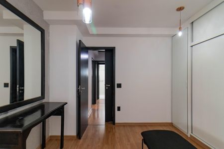 Apartamento para alugar com 242m², 5 quartos e 3 vagas Apartamento para alugar com 242m², 5 quartos e 3 vagasCloset da suíte 4