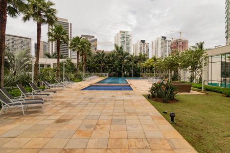 Apartamento para alugar com 242m², 5 quartos e 3 vagas Apartamento para alugar com 242m², 5 quartos e 3 vagasPiscina