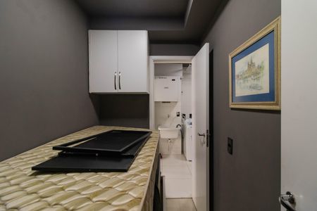 Apartamento para alugar com 242m², 5 quartos e 3 vagas Apartamento para alugar com 242m², 5 quartos e 3 vagasQuarto de Serviço