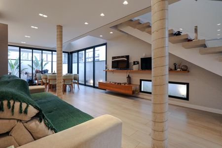 Casa para alugar com 220m², 4 quartos e 4 vagas Casa para alugar com 220m², 4 quartos e 4 vagasSala