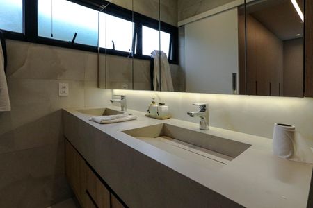 Casa para alugar com 220m², 4 quartos e 4 vagas Casa para alugar com 220m², 4 quartos e 4 vagasBanheiro - Quarto 1 - Suíte