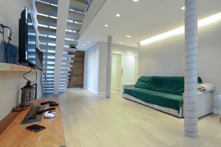 Sala de casa para alugar com 4 quartos, 220m² em Jardim Rodeio, Mogi das Cruzes