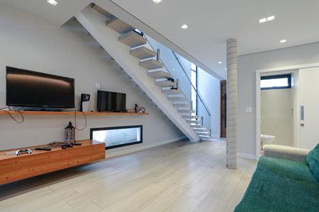 Casa para alugar com 220m², 4 quartos e 4 vagas Casa para alugar com 220m², 4 quartos e 4 vagasSala