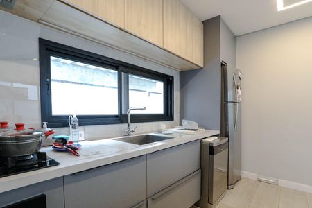 Casa para alugar com 220m², 4 quartos e 4 vagas Casa para alugar com 220m², 4 quartos e 4 vagasCozinha