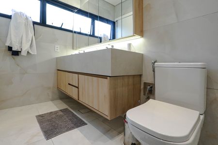 Casa para alugar com 220m², 4 quartos e 4 vagas Casa para alugar com 220m², 4 quartos e 4 vagasBanheiro - Quarto 1 - Suíte