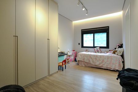 Casa para alugar com 220m², 4 quartos e 4 vagas Casa para alugar com 220m², 4 quartos e 4 vagasQuarto 2 - Suíte