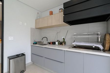 Casa para alugar com 220m², 4 quartos e 4 vagas Casa para alugar com 220m², 4 quartos e 4 vagasVaranda