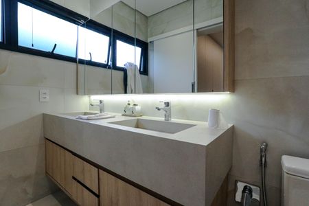 Casa para alugar com 220m², 4 quartos e 4 vagas Casa para alugar com 220m², 4 quartos e 4 vagasBanheiro - Quarto 1 - Suíte