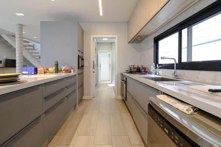 Casa para alugar com 220m², 4 quartos e 4 vagas Casa para alugar com 220m², 4 quartos e 4 vagasCozinha