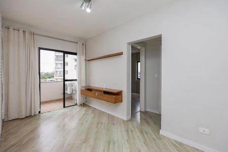 Sala de apartamento para alugar com 2 quartos, 54m² em Jardim Monte Alegre, Taboão da Serra