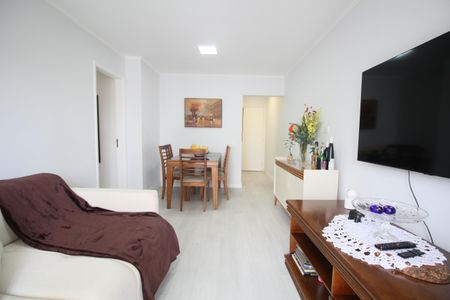 Sala de apartamento para alugar com 3 quartos, 75m² em Vila Suzana, São Paulo