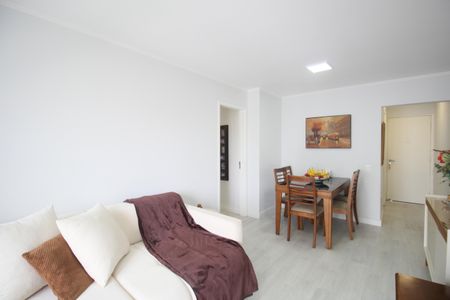 Sala de apartamento para alugar com 3 quartos, 75m² em Vila Suzana, São Paulo