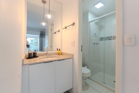 Banheiro de kitnet/studio para alugar com 1 quarto, 35m² em Consolação, São Paulo