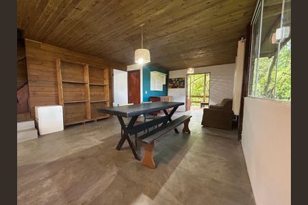 Sala de casa para alugar com 5 quartos, 200m² em Rio Tavares, Florianópolis