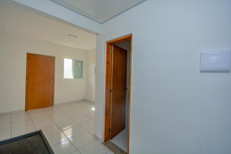 Sala/Cozinha de apartamento para alugar com 1 quarto, 22m² em Parque Grajau, São Paulo