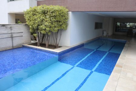 Apartamento para alugar com 316m², 4 quartos e 4 vagasÁrea comum - Piscina
