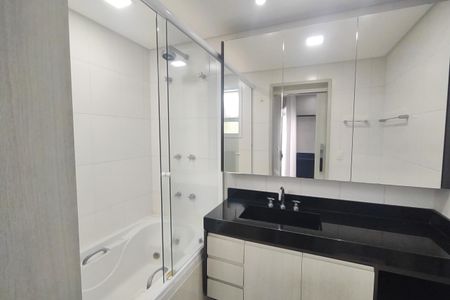 Apartamento para alugar com 316m², 4 quartos e 4 vagasBanheiro da Suíte 4