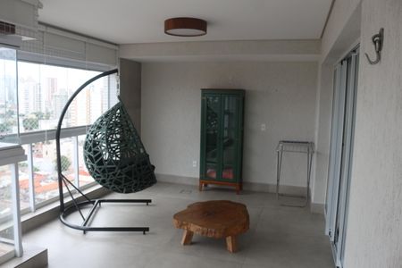 Apartamento para alugar com 316m², 4 quartos e 4 vagasVaranda