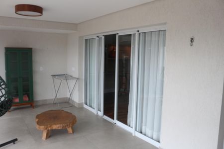 Apartamento para alugar com 316m², 4 quartos e 4 vagasVaranda