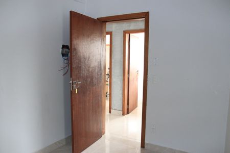 Sala de apartamento para alugar com 1 quarto, 35m² em Setor Crimeia Oeste, Goiânia