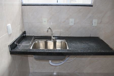 Cozinha de apartamento para alugar com 1 quarto, 35m² em Setor Crimeia Oeste, Goiânia