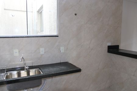 Cozinha de apartamento para alugar com 1 quarto, 35m² em Setor Crimeia Oeste, Goiânia