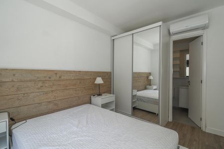 Quarto Suíte de apartamento à venda com 1 quarto, 41m² em Jardim do Salso, Porto Alegre