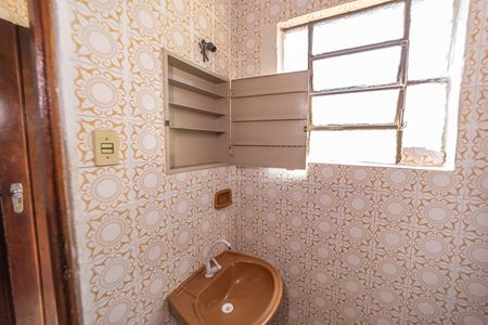 Casa à venda com 64m², 3 quartos e sem vaga Casa à venda com 64m², 3 quartos e sem vagaBanheiro