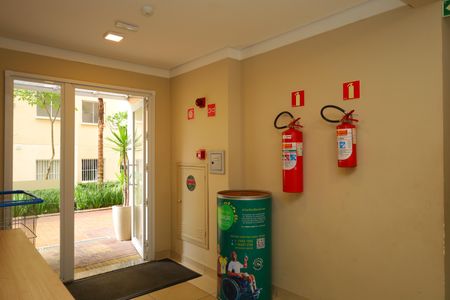 Apartamento para alugar com 35m², 2 quartos e 1 vagaÁrea comum - Saguão do prédio