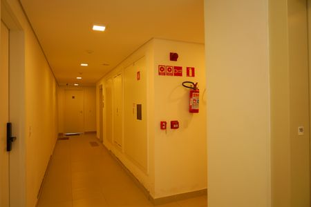 Apartamento para alugar com 35m², 2 quartos e 1 vagaÁrea comum - Saguão do andar