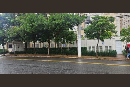 Apartamento para alugar com 35m², 2 quartos e 1 vaga Apartamento para alugar com 35m², 2 quartos e 1 vagaPlaca instalada na fachada do condomínio - Código da placa : JHAR-474