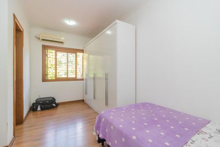 Casa à venda com 3 quartos, 100m² em Cavalhada, Porto Alegre