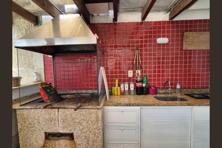 Casa de condomínio à venda com 186m², 5 quartos e 4 vagas Casa de condomínio à venda com 186m², 5 quartos e 4 vagasÁrea externa