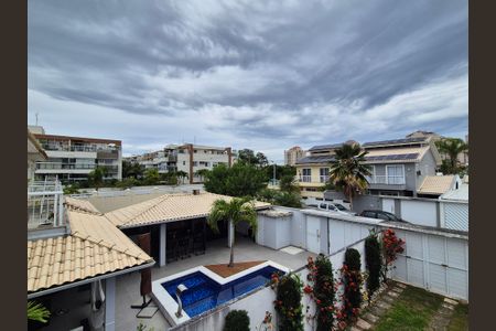 Casa de condomínio à venda com 186m², 5 quartos e 4 vagas Casa de condomínio à venda com 186m², 5 quartos e 4 vagasVista