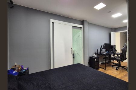 Casa de condomínio à venda com 186m², 5 quartos e 4 vagas Casa de condomínio à venda com 186m², 5 quartos e 4 vagasSuíte