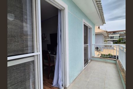 Casa de condomínio à venda com 186m², 5 quartos e 4 vagas Casa de condomínio à venda com 186m², 5 quartos e 4 vagasVaranda