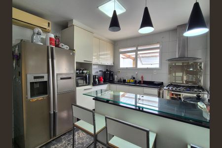 Casa de condomínio à venda com 186m², 5 quartos e 4 vagas Casa de condomínio à venda com 186m², 5 quartos e 4 vagasCozinha