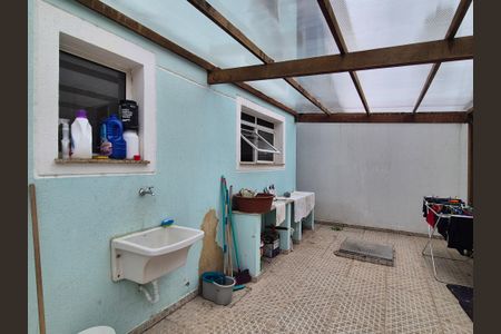 Casa de condomínio à venda com 186m², 5 quartos e 4 vagas Casa de condomínio à venda com 186m², 5 quartos e 4 vagasÁrea de Serviço