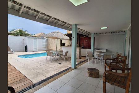 Casa de condomínio à venda com 186m², 5 quartos e 4 vagas Casa de condomínio à venda com 186m², 5 quartos e 4 vagasVaranda