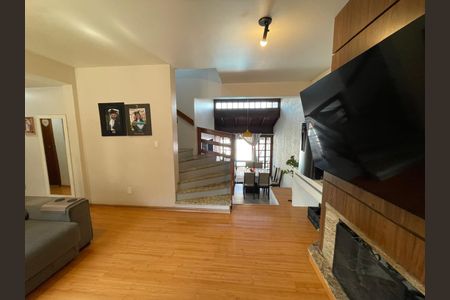 Casa à venda com 3 quartos, 248m² em Ouro Branco, Novo Hamburgo