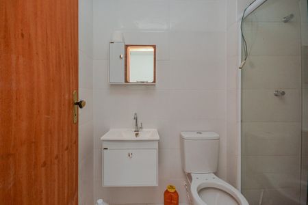 Banheiro de kitnet/studio para alugar com 1 quarto, 22m² em Parque Grajau, São Paulo