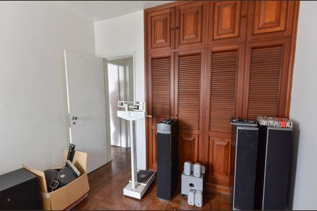 Apartamento à venda com 120m², 3 quartos e 2 vagasQuarto 2