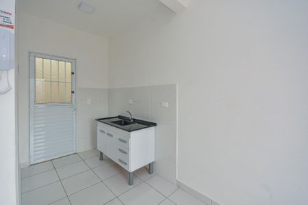 Sala/Cozinha de kitnet/studio para alugar com 1 quarto, 22m² em Parque Grajau, São Paulo