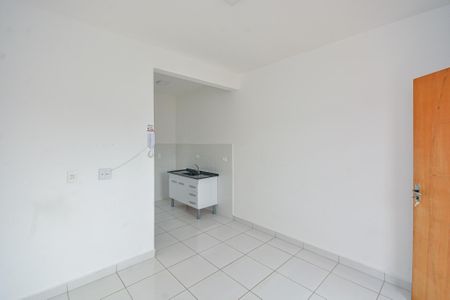 Sala/Cozinha de kitnet/studio para alugar com 1 quarto, 22m² em Parque Grajau, São Paulo