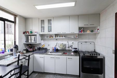 Casa de condomínio à venda com 183m², 4 quartos e 2 vagasCozinha