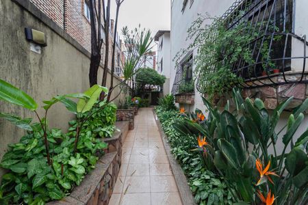 Casa de condomínio à venda com 183m², 4 quartos e 2 vagasEntrada