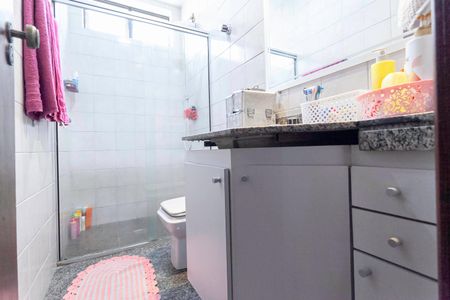 Casa de condomínio à venda com 183m², 4 quartos e 2 vagasBanheiro social 