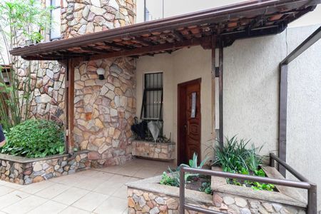 Casa de condomínio à venda com 183m², 4 quartos e 2 vagasEntrada